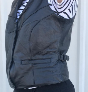AL2305-WOMENS-LEATHER-MOTORCYCLE-VEST-2__79422.png
